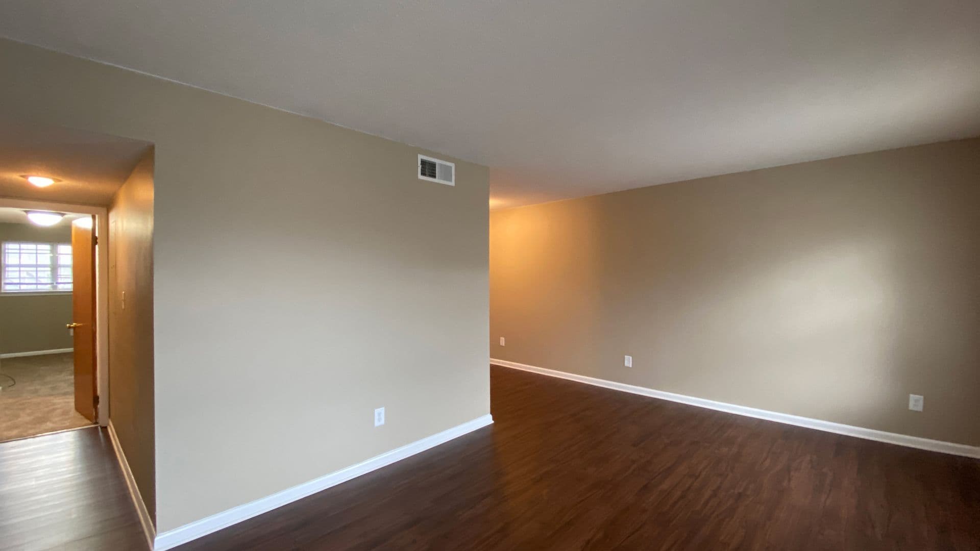 Birmingham Apartment: 8917 Roebuck Blvd