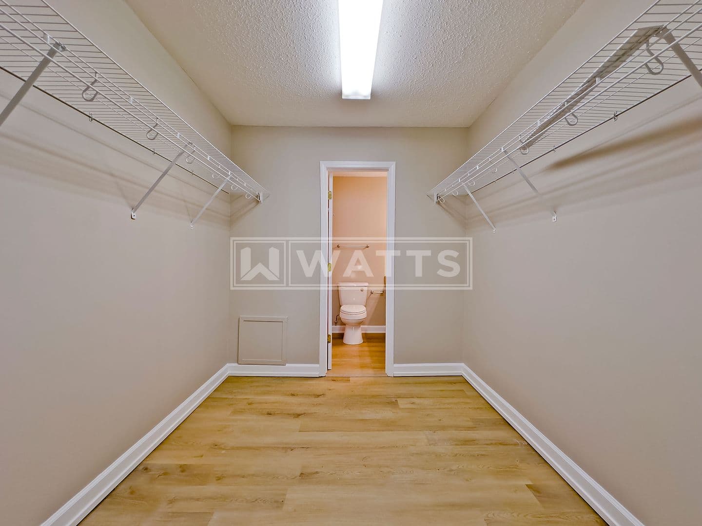 Homewood Condo: 1202 Woodland Village