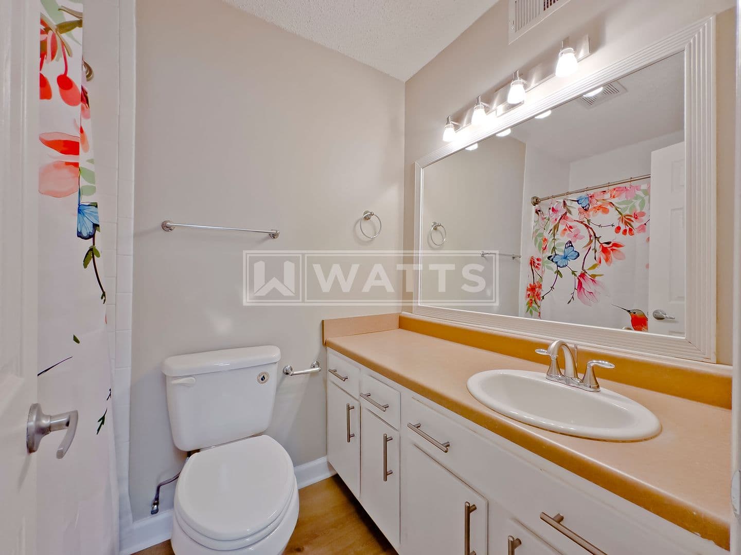 Homewood Condo: 1202 Woodland Village