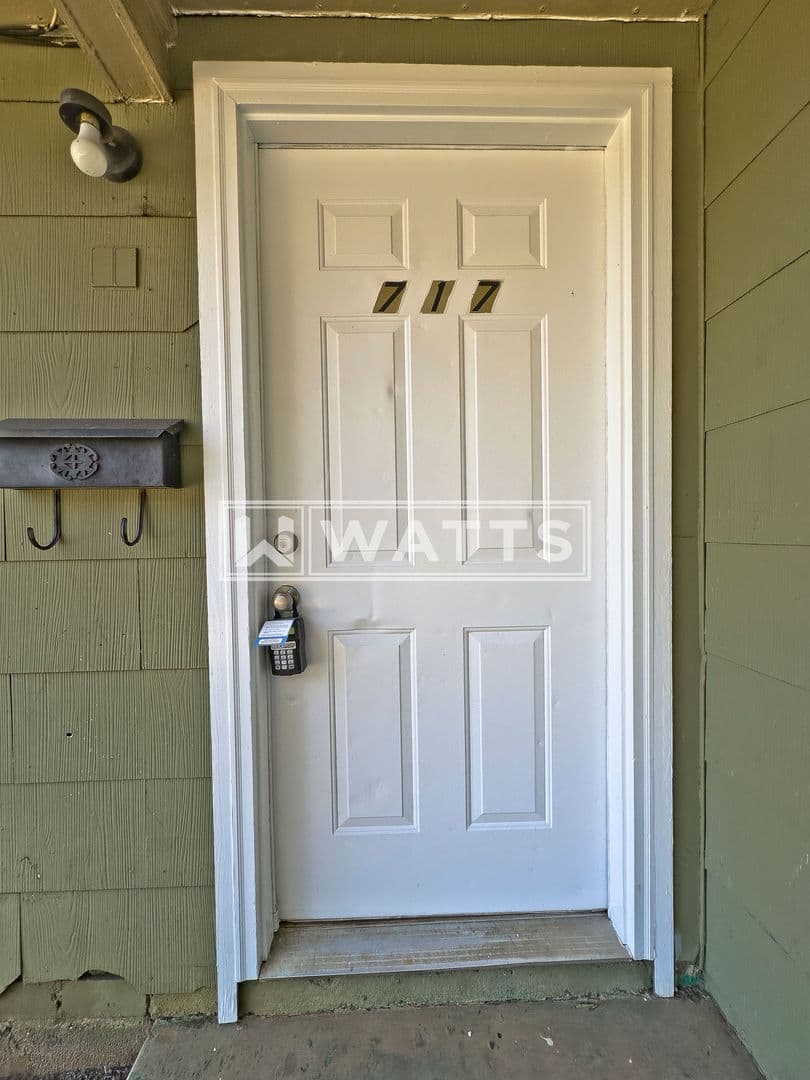 Birmingham Apartment: 717 15th Street SW