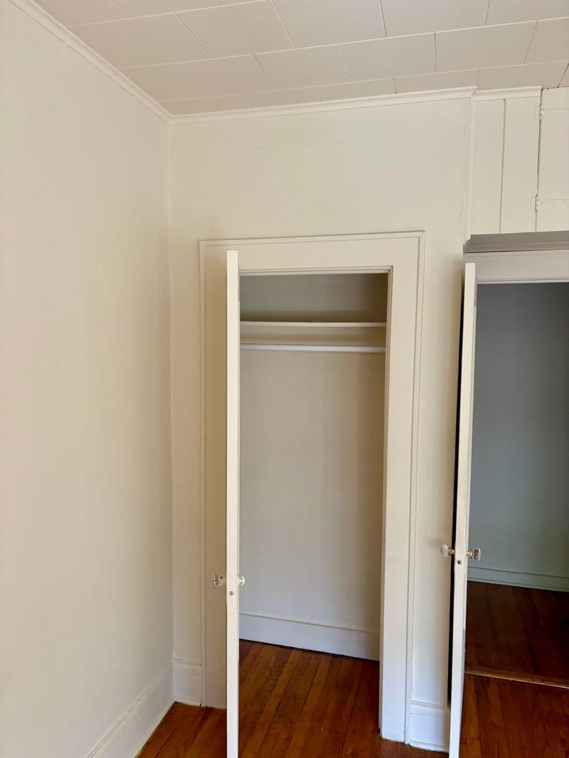 Hasbrouck Heights Apartment: 10 Hasbrouck Ave.