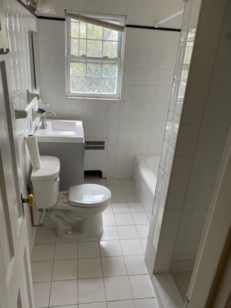 Millburn Apartment: 190 Millburn Avenue