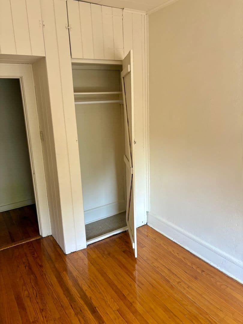 Hasbrouck Heights Apartment: 10 Hasbrouck Ave.