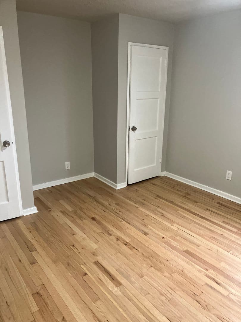 Fort Lee Apartment: 421, 427-31, 435, 441-45 Main St., 2007 Linwood Ave.