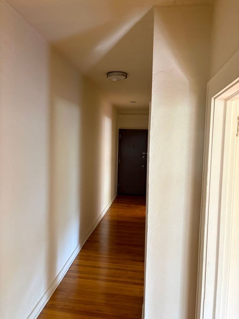 Hasbrouck Heights Apartment: 10 Hasbrouck Ave.