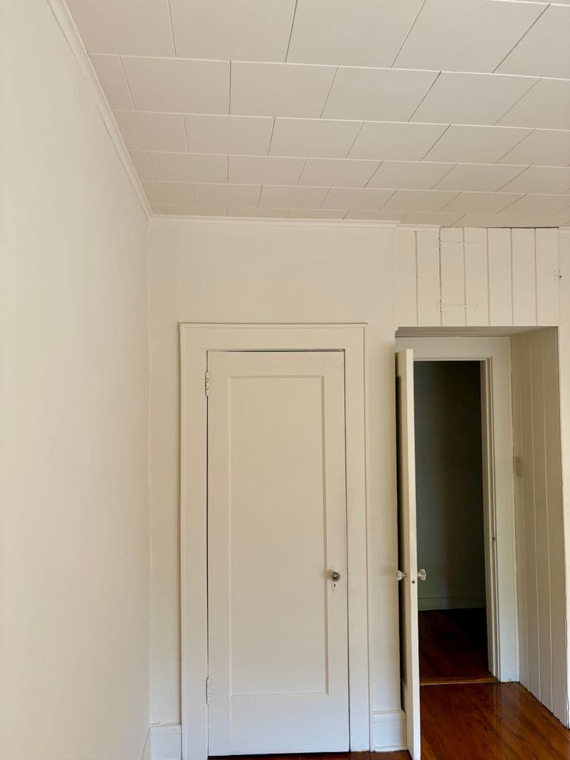 Hasbrouck Heights Apartment: 10 Hasbrouck Ave.
