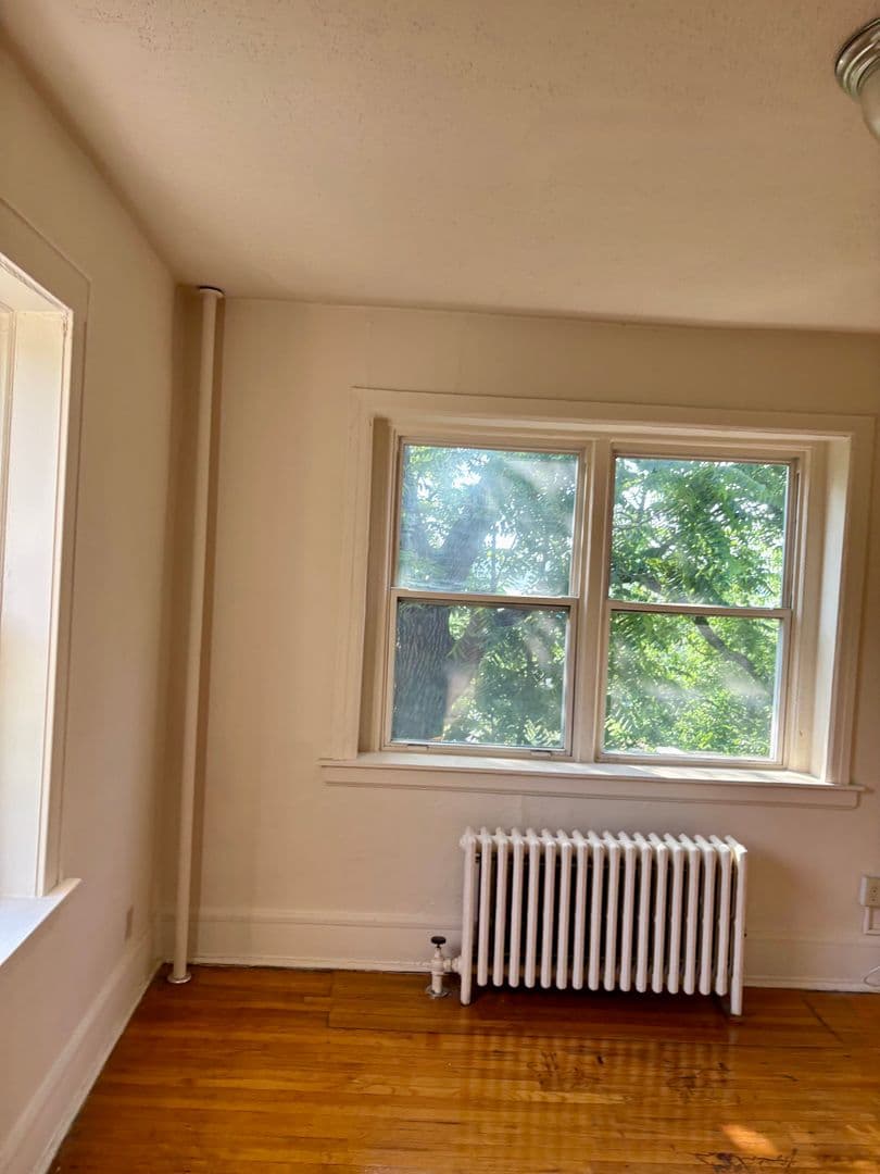 Hasbrouck Heights Apartment: 10 Hasbrouck Ave.