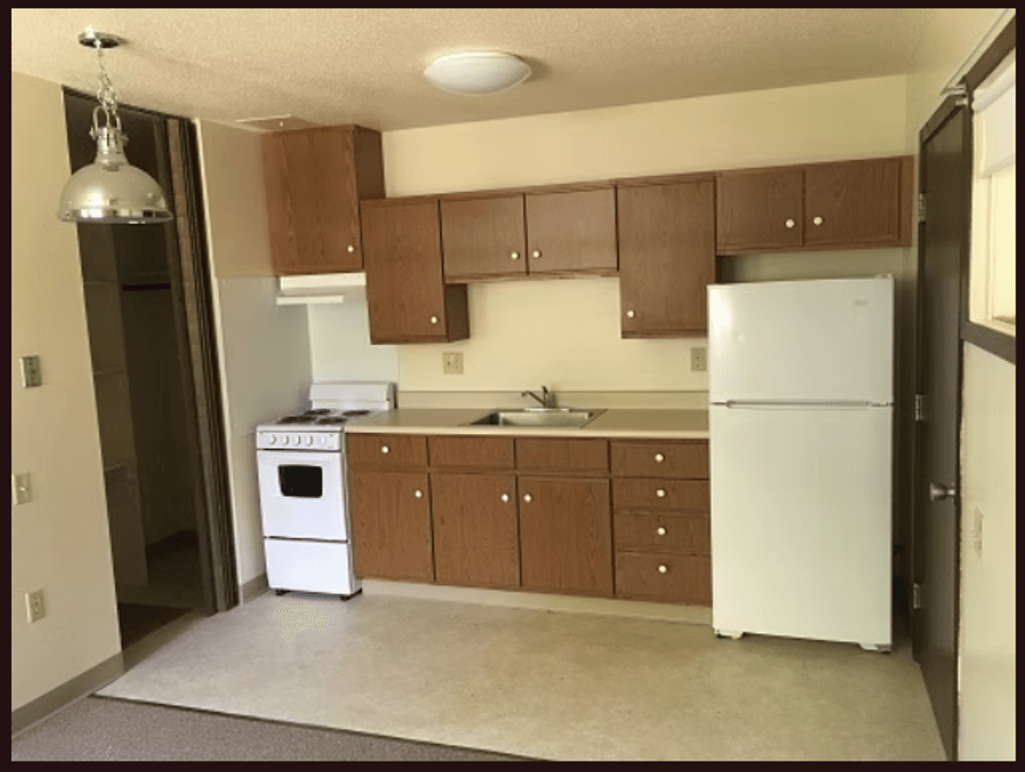 Waverly Apartment: 210 15th St. NW