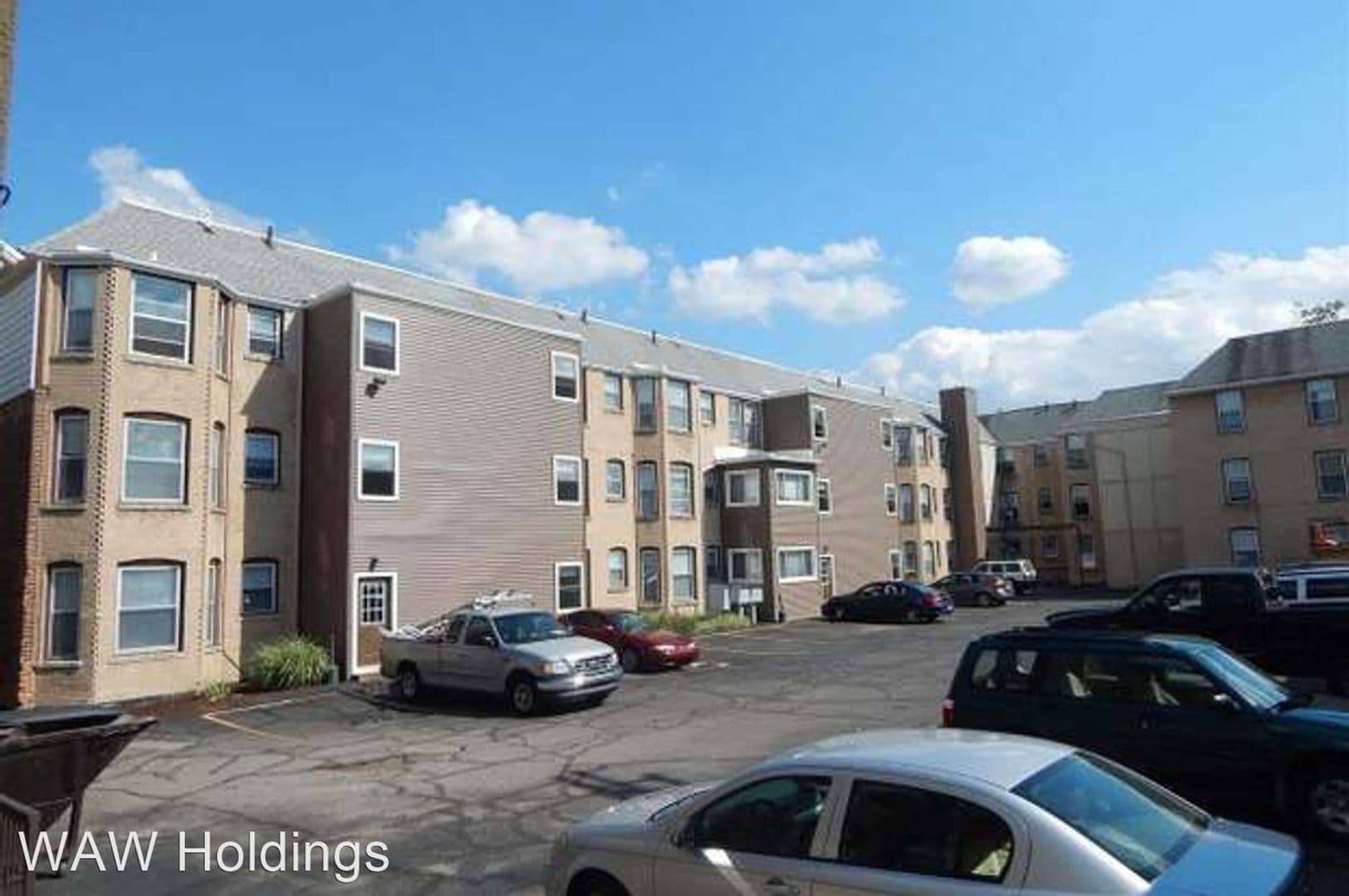 Jackson Apartment: 200 Steward Avenue
