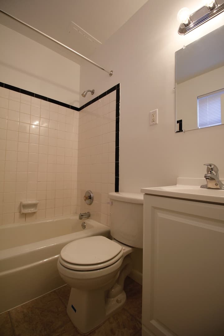 Oaklyn Apartment: 714 White Horse Pike