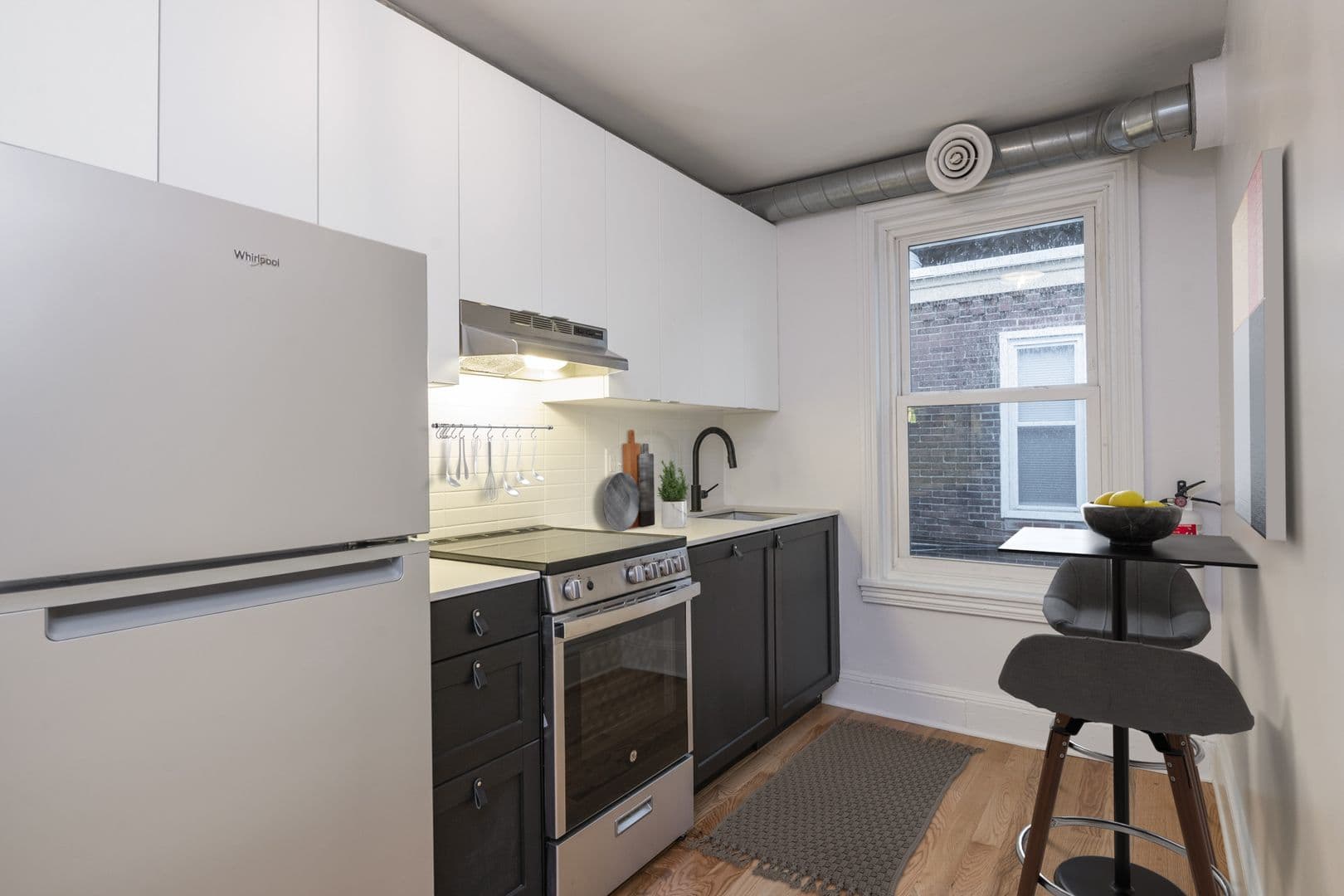 Philadelphia Apartment: 1927 Spring Garden - 1927 | 3R