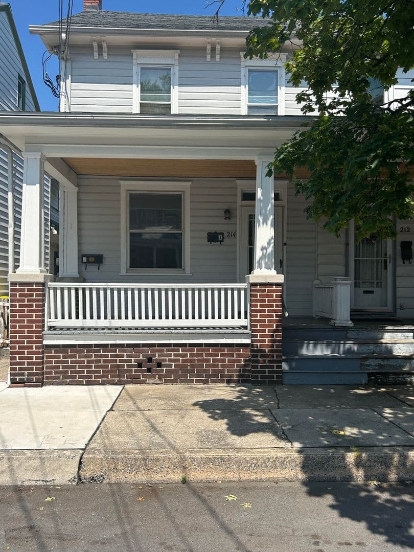 Middletown Apartment: 214 Catherine Street