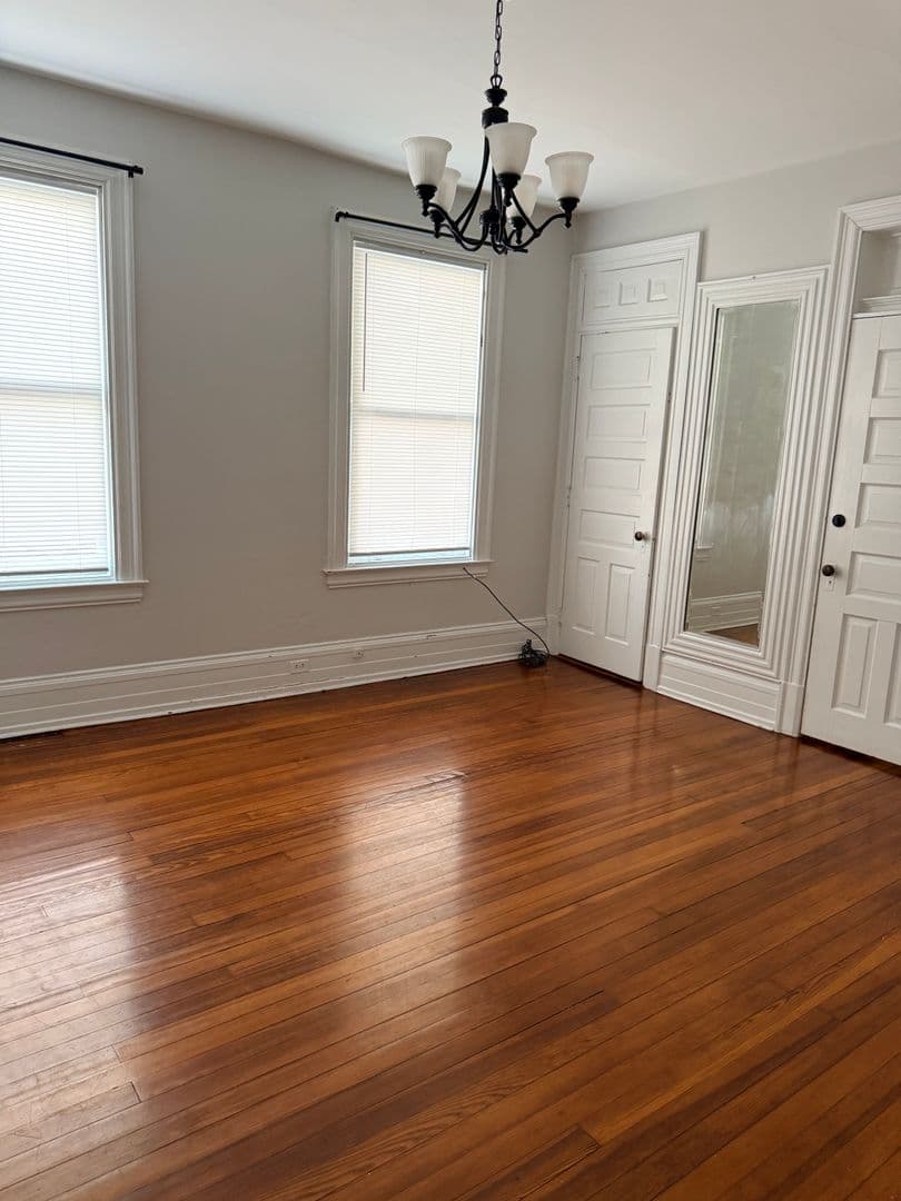 Carlisle Apartment: 148 W High St