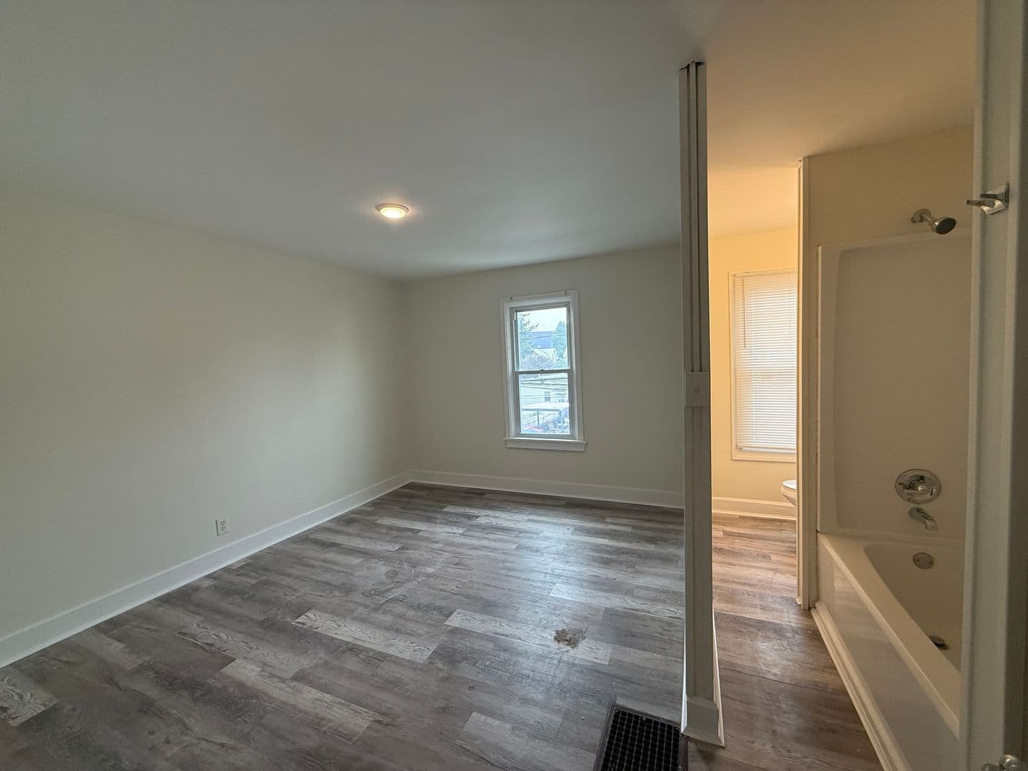 Carlisle Apartment: 345-347 W Penn St