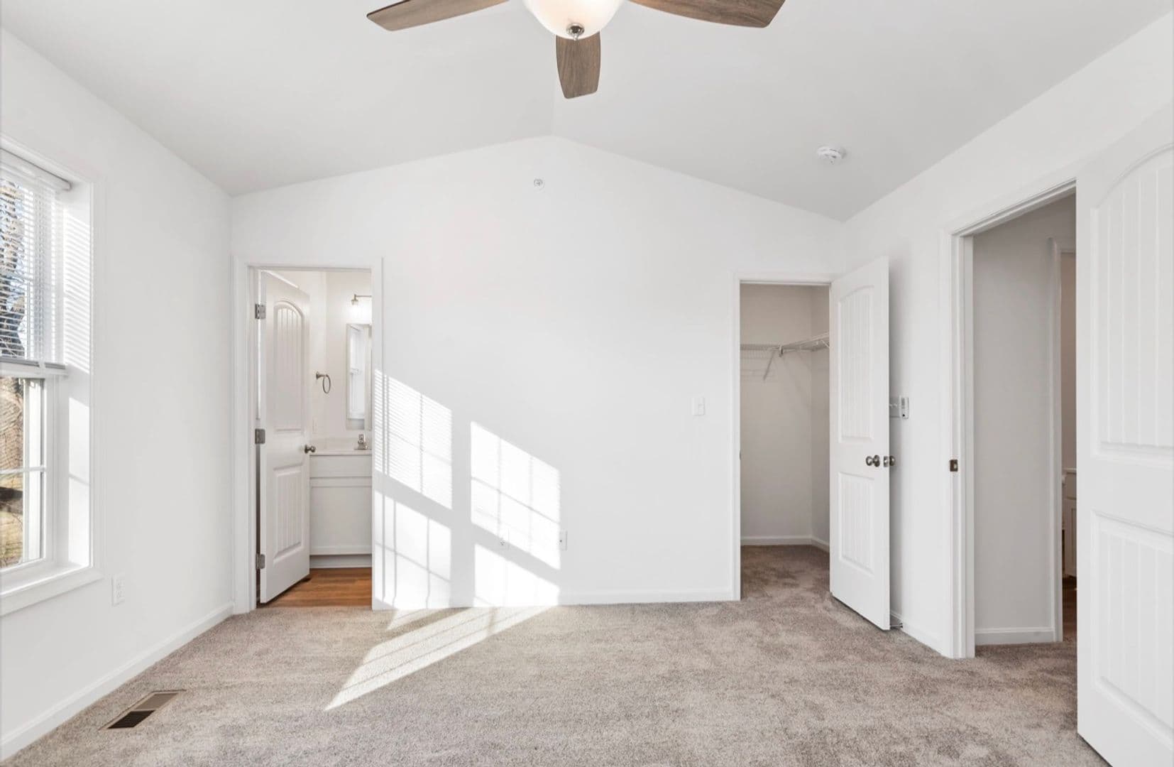 Carlisle House: 26 Parkview Dr