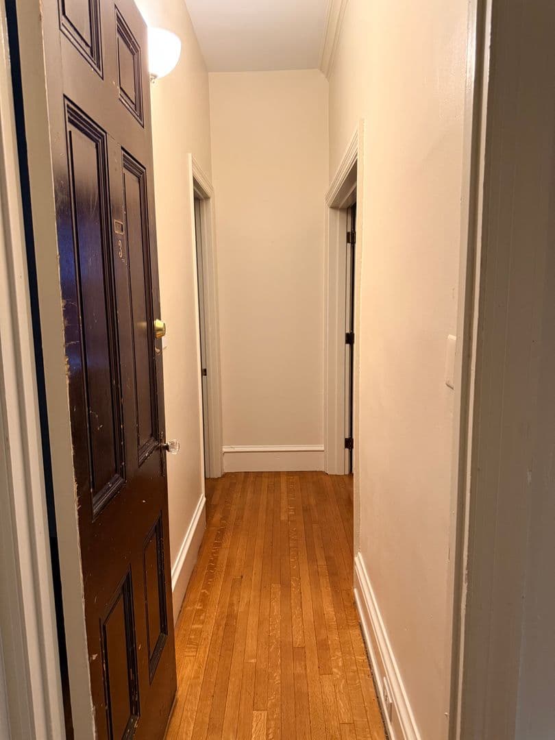 Carlisle Apartment: 150 W Louther St