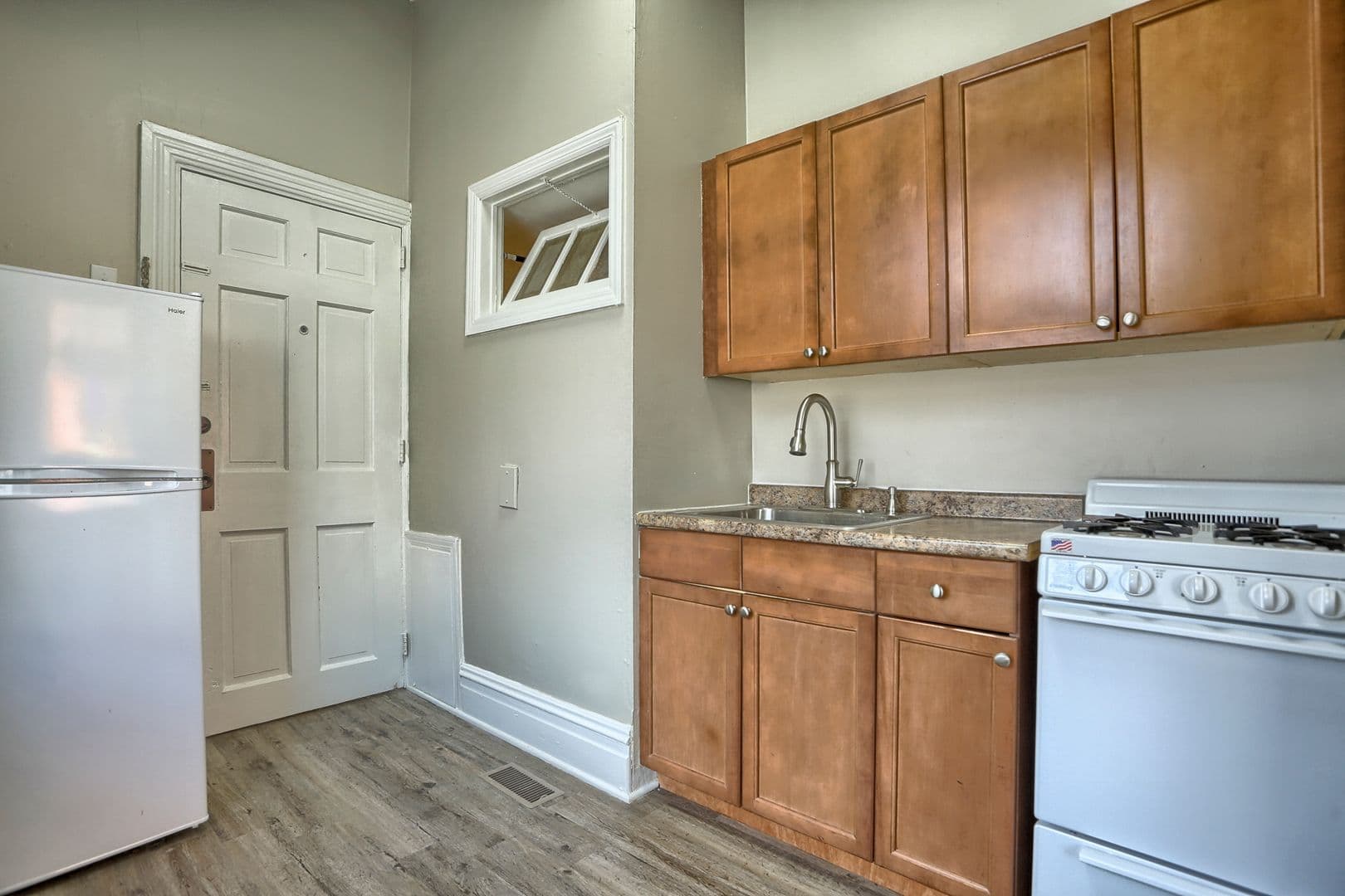 Carlisle Apartment: 102 S Hanover St