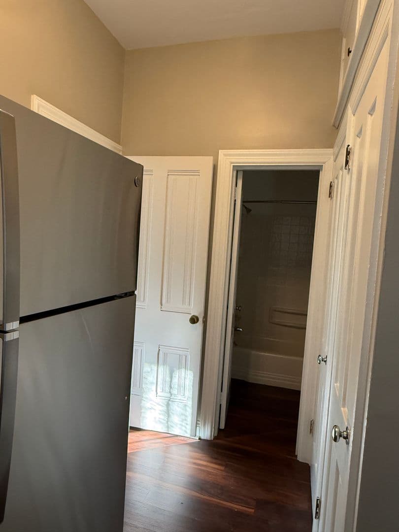 Carlisle Apartment: 242 S Hanover St