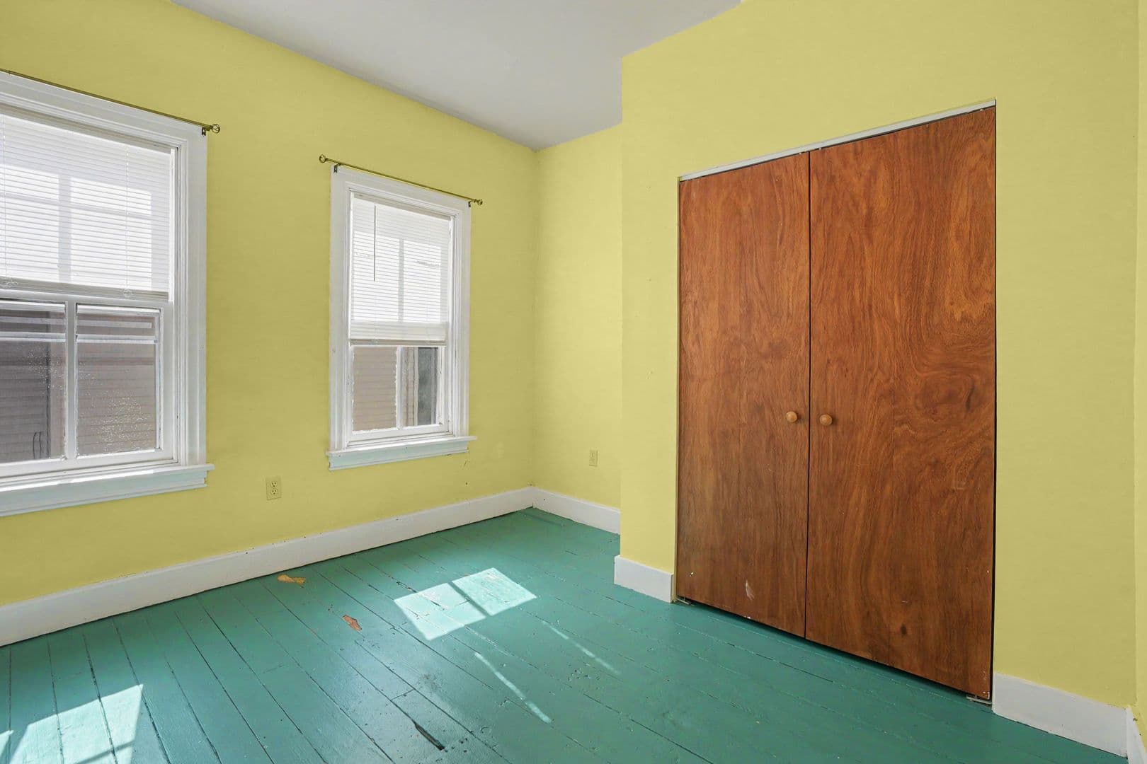 Carlisle House: 169 E Pomfret St