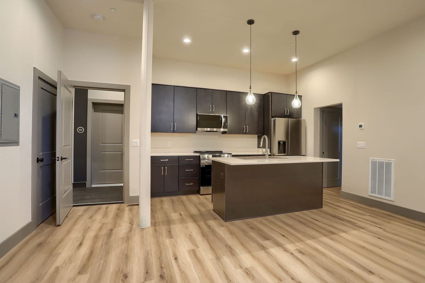 Harrisburg Apartment: 260 Boas St