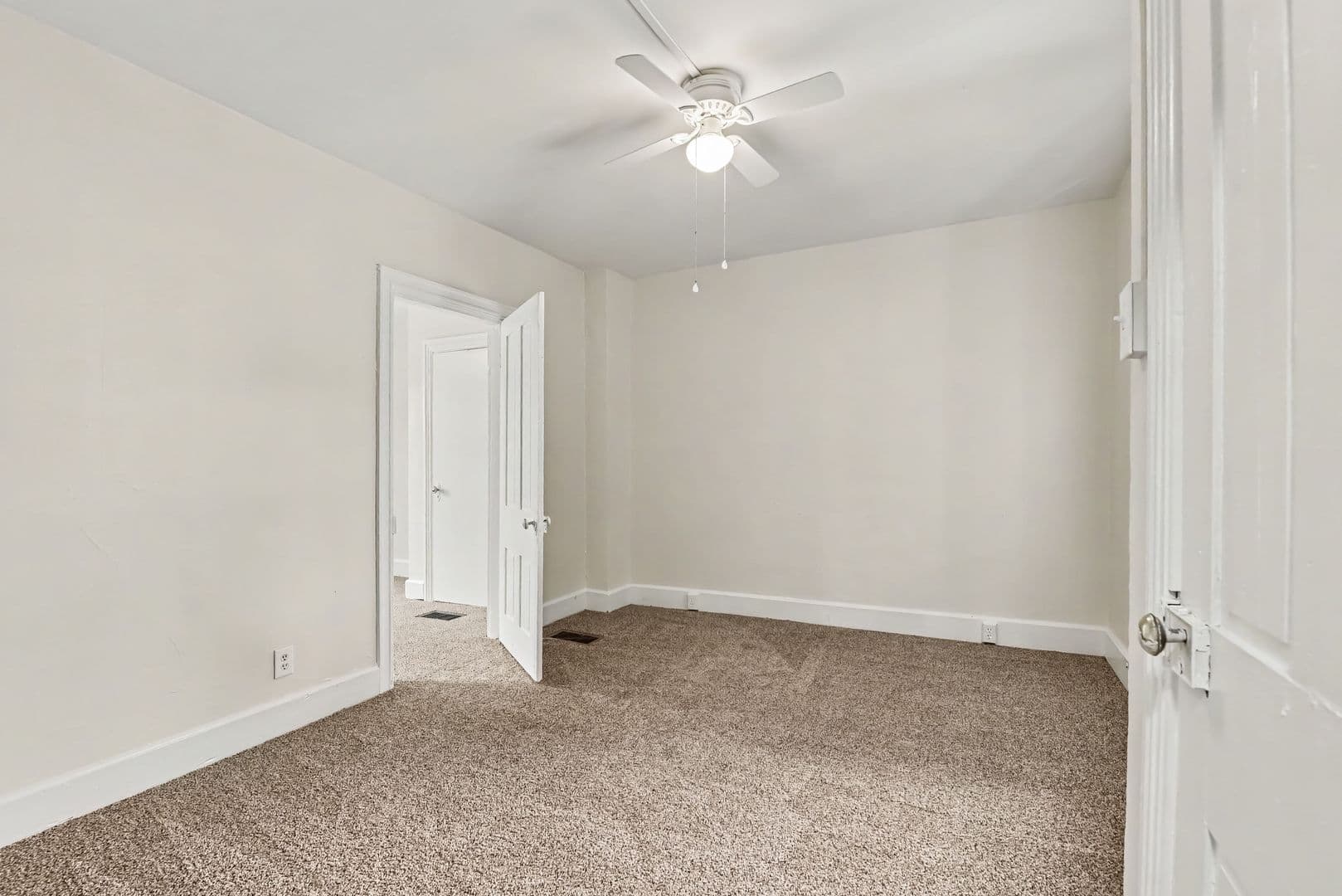 Carlisle House: 306 N College St