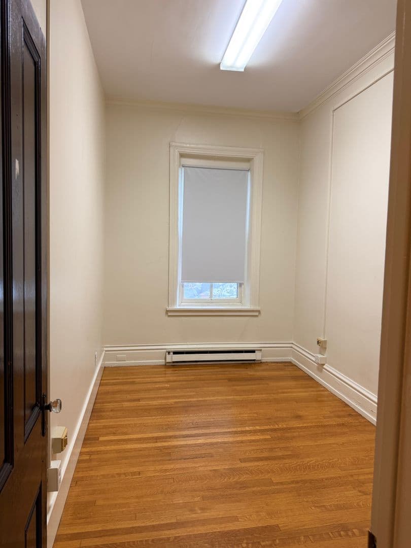 Carlisle Apartment: 150 W Louther St