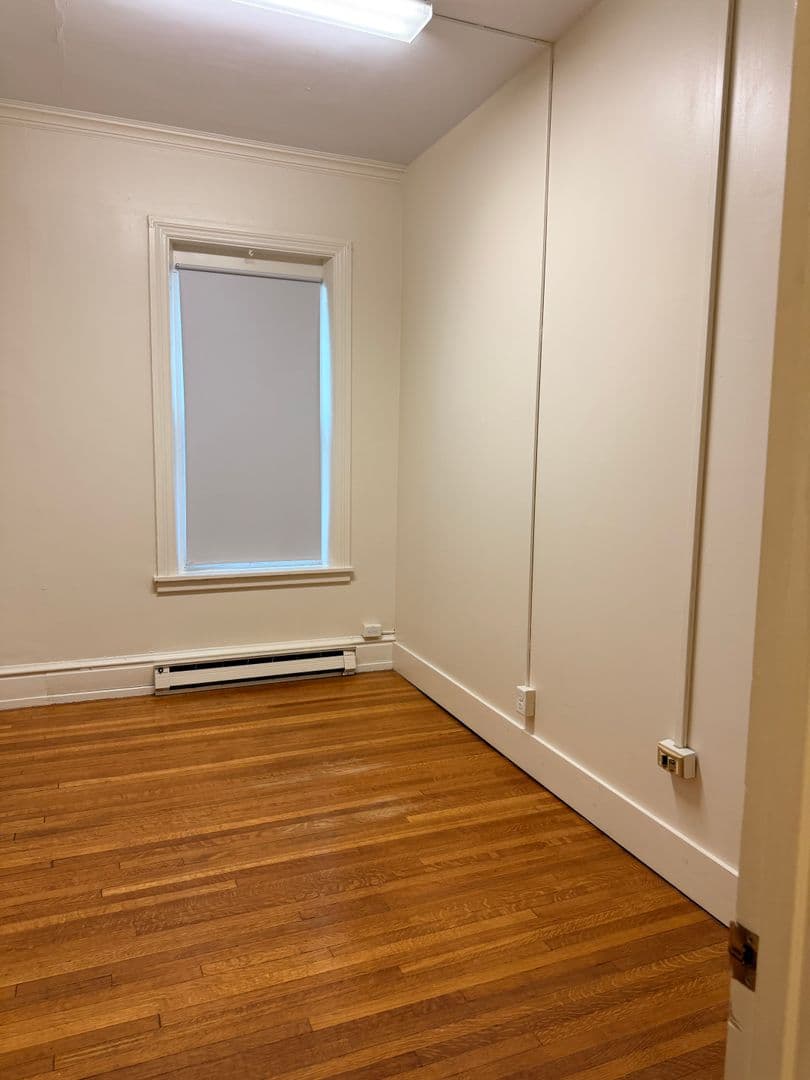 Carlisle Apartment: 150 W Louther St