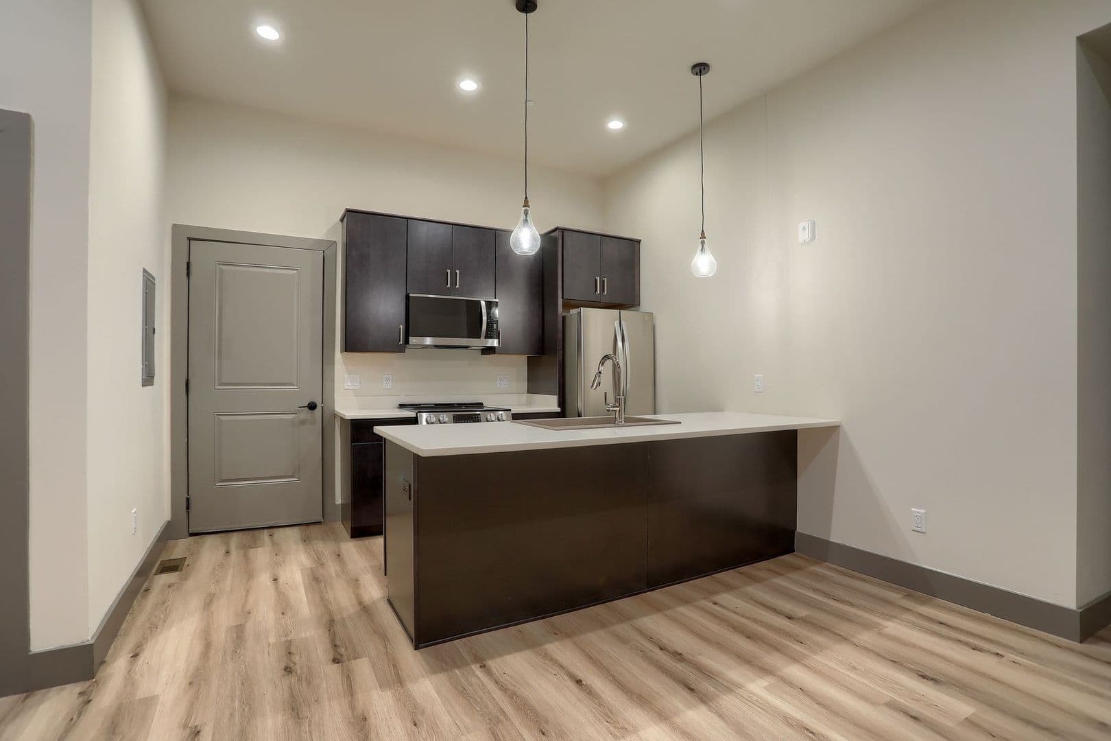Harrisburg Apartment: 260 Boas St
