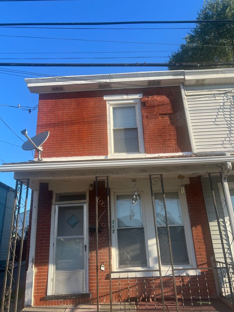 Carlisle House: 317 W Penn Street