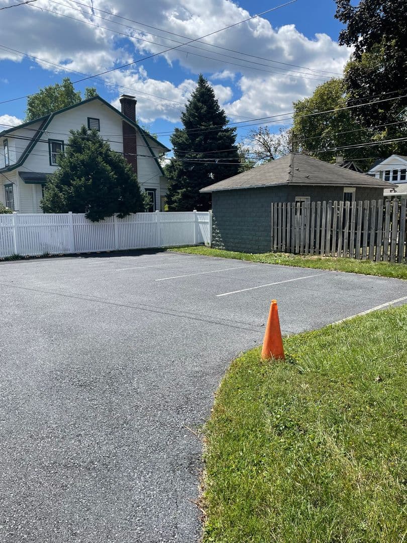 Camp Hill Apartment: 2807 Market St