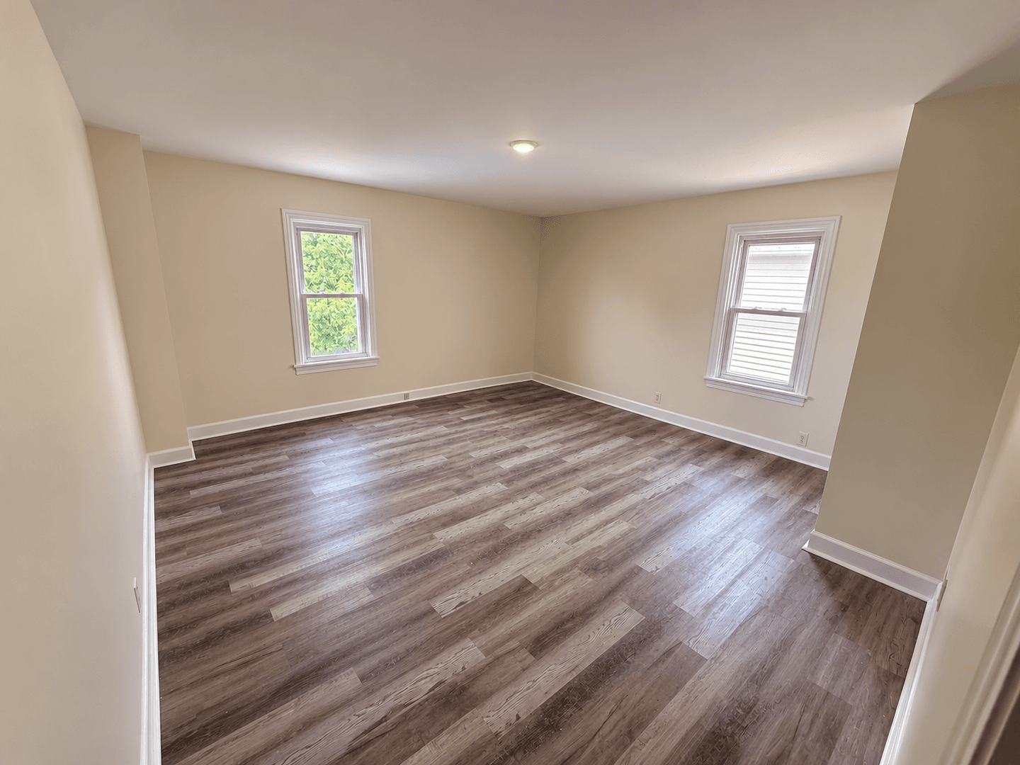 Carlisle Apartment: 345-347 W Penn St