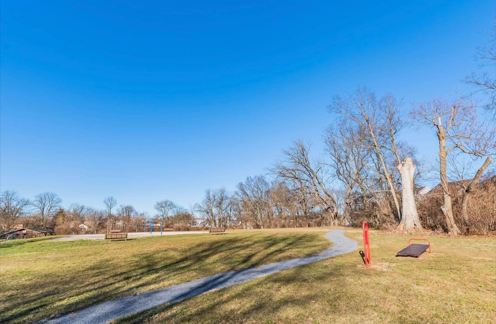 Carlisle House: 26 Parkview Dr