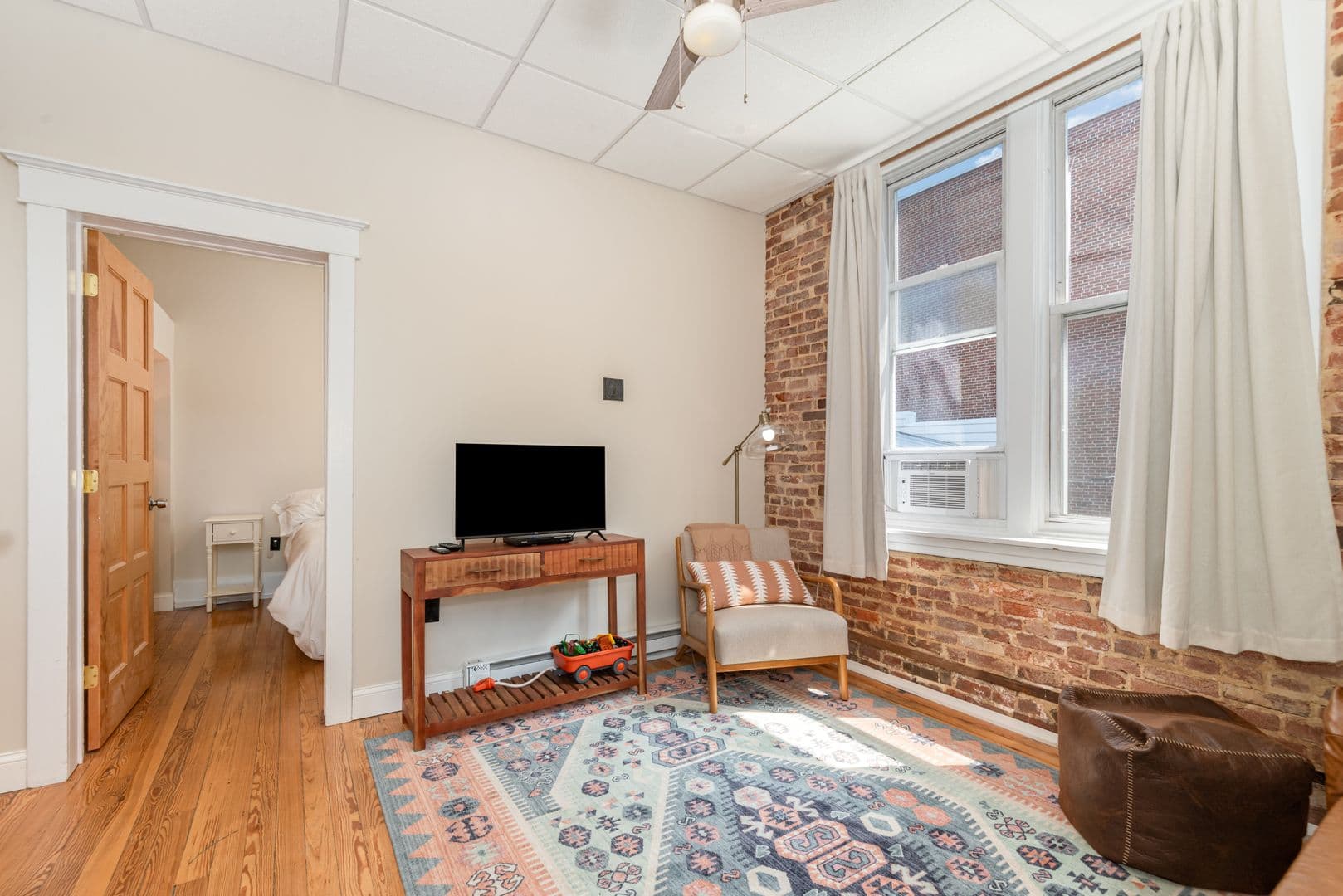 Carlisle Apartment: 32 W High St