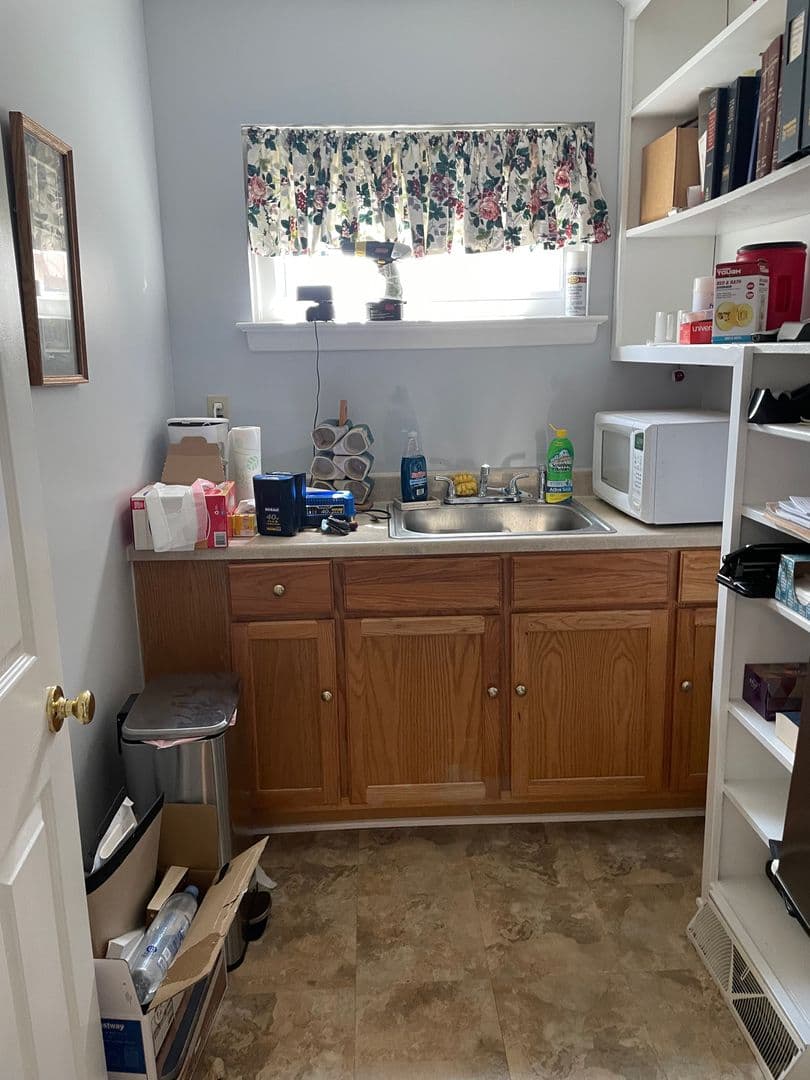 Camp Hill Apartment: 2807 Market St