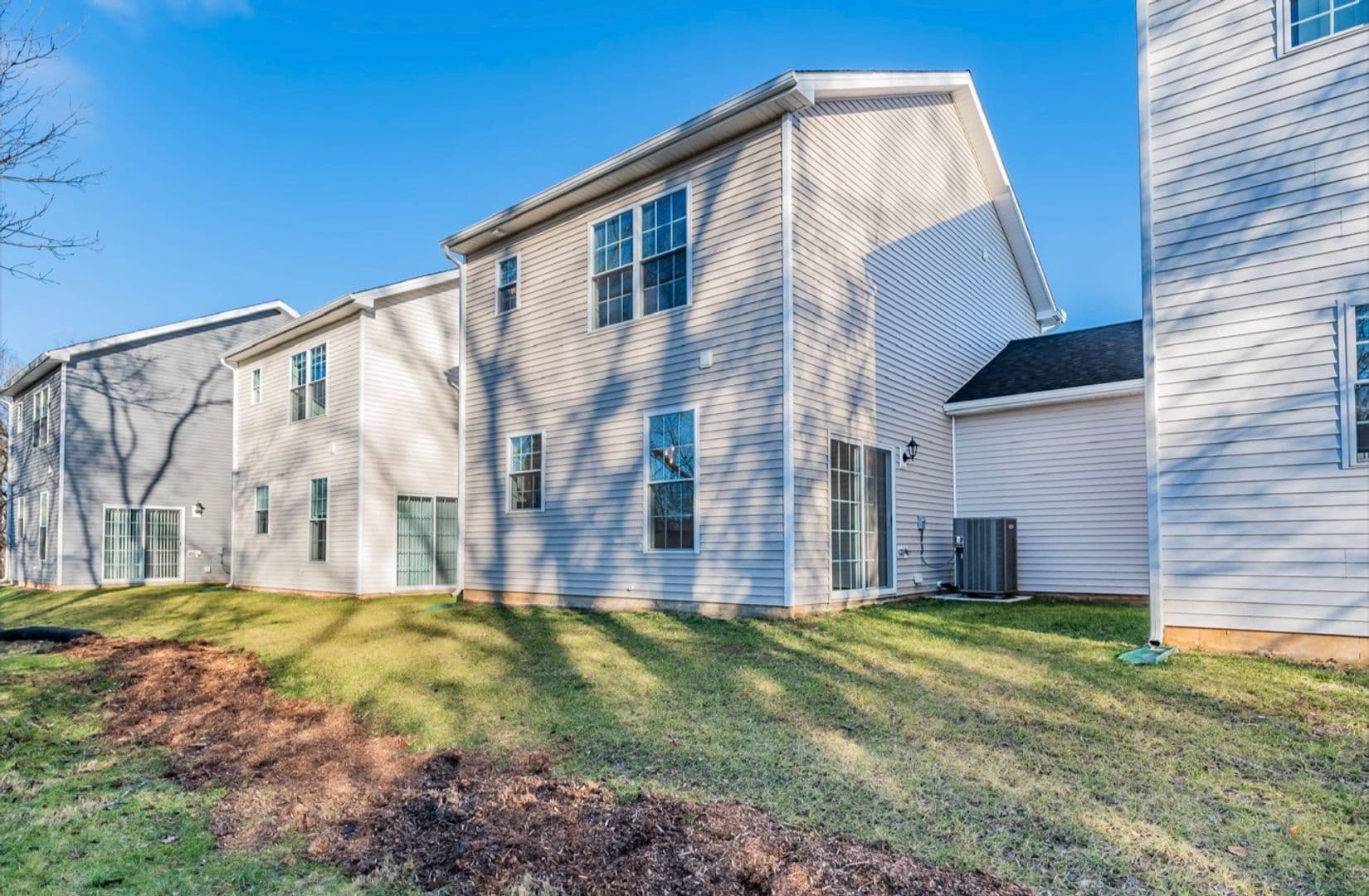 Carlisle House: 26 Parkview Dr