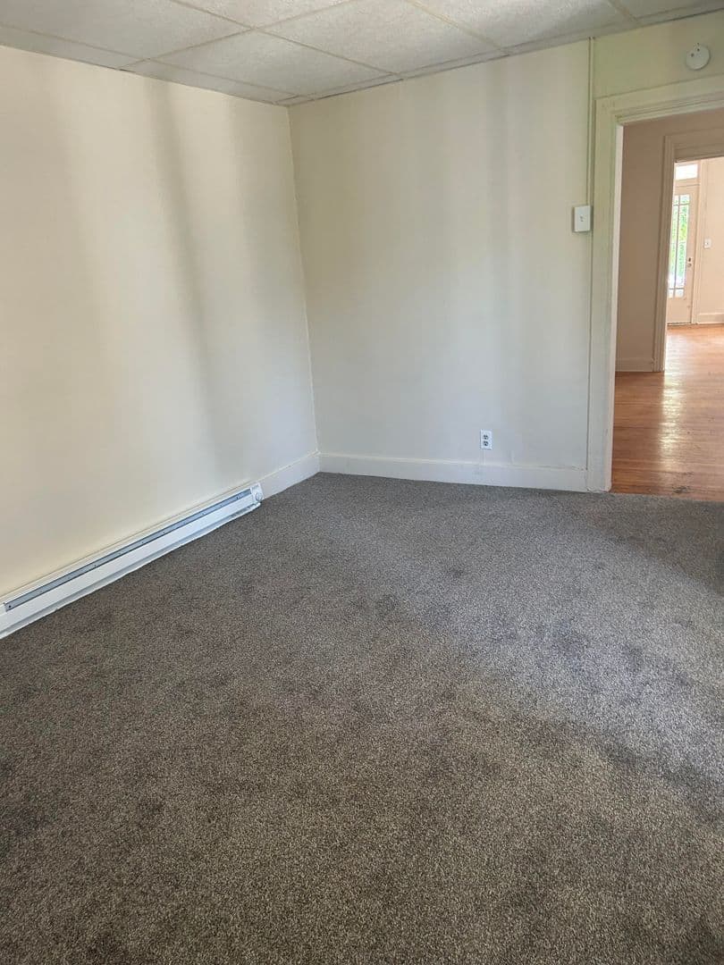 Middletown Apartment: 214 Catherine Street