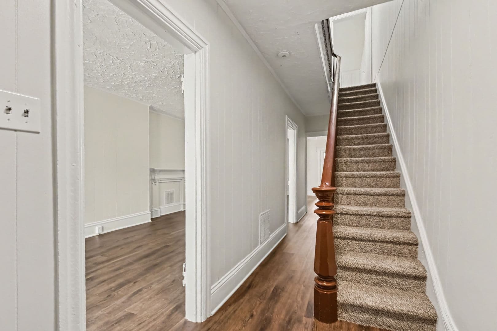 Carlisle House: 306 N College St