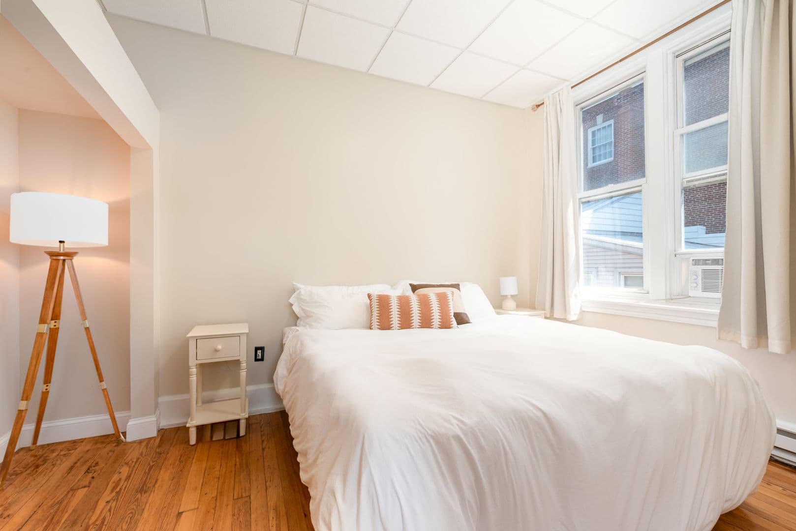 Carlisle Apartment: 32 W High St