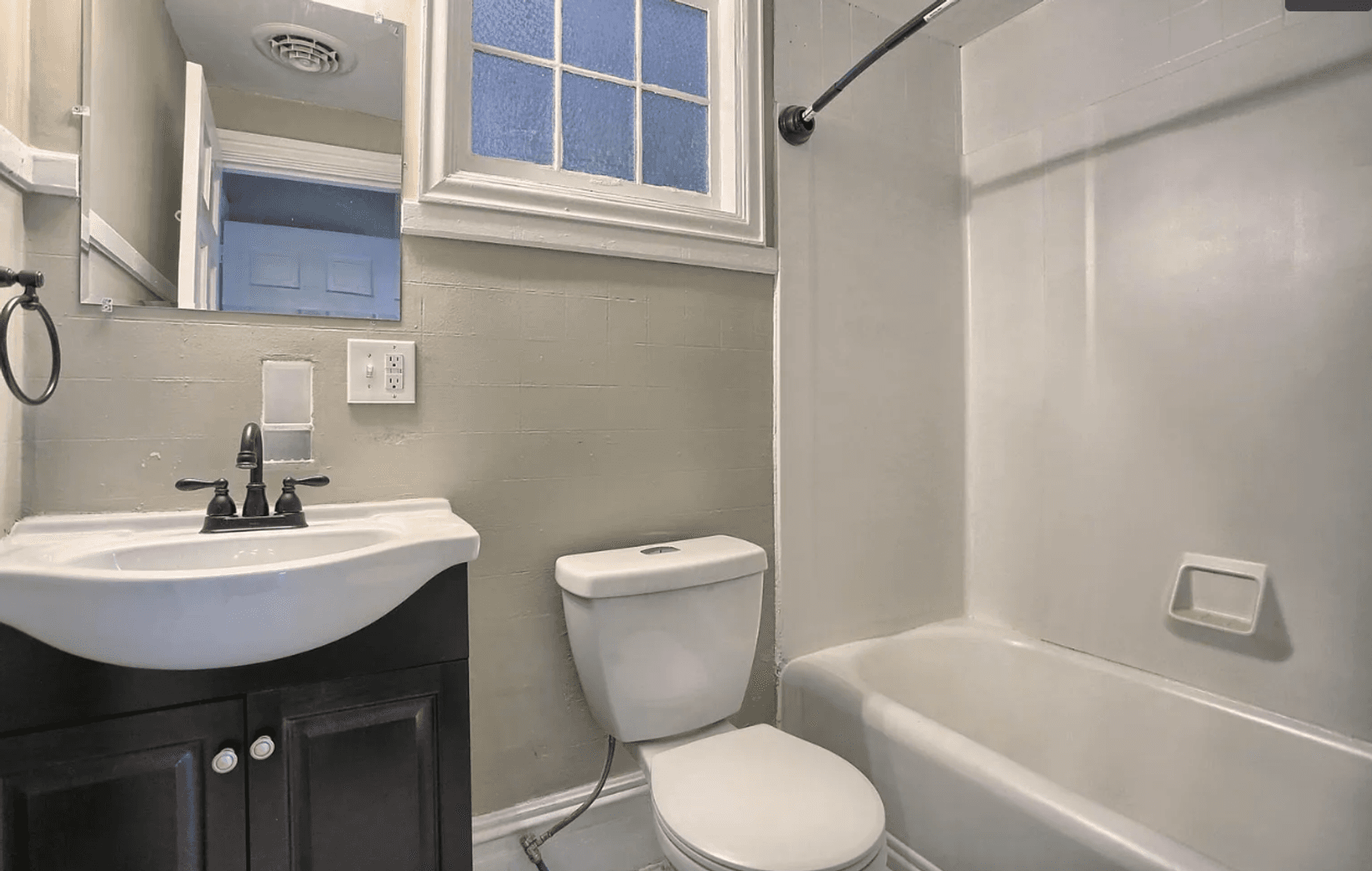 Carlisle Apartment: 102 S Hanover St