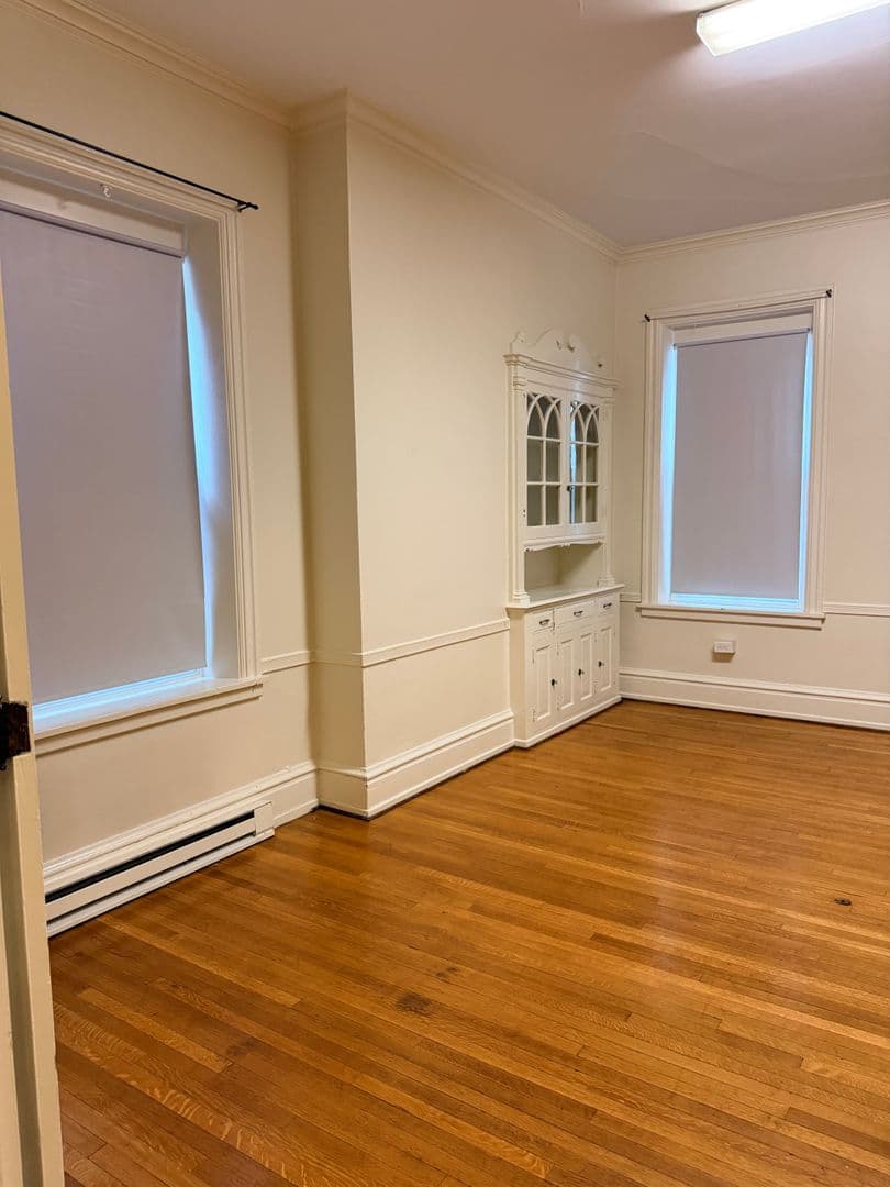 Carlisle Apartment: 150 W Louther St