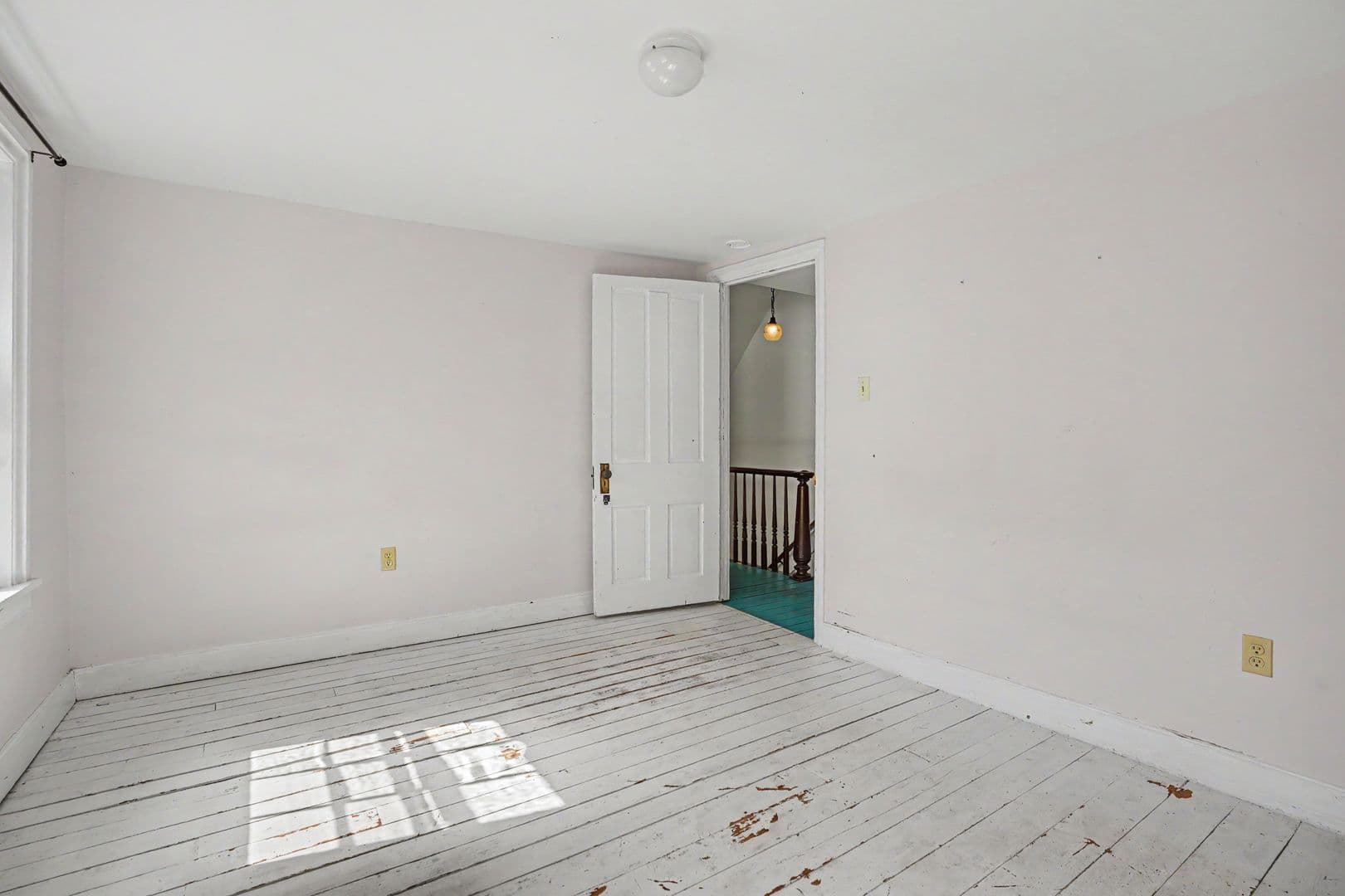 Carlisle House: 169 E Pomfret St
