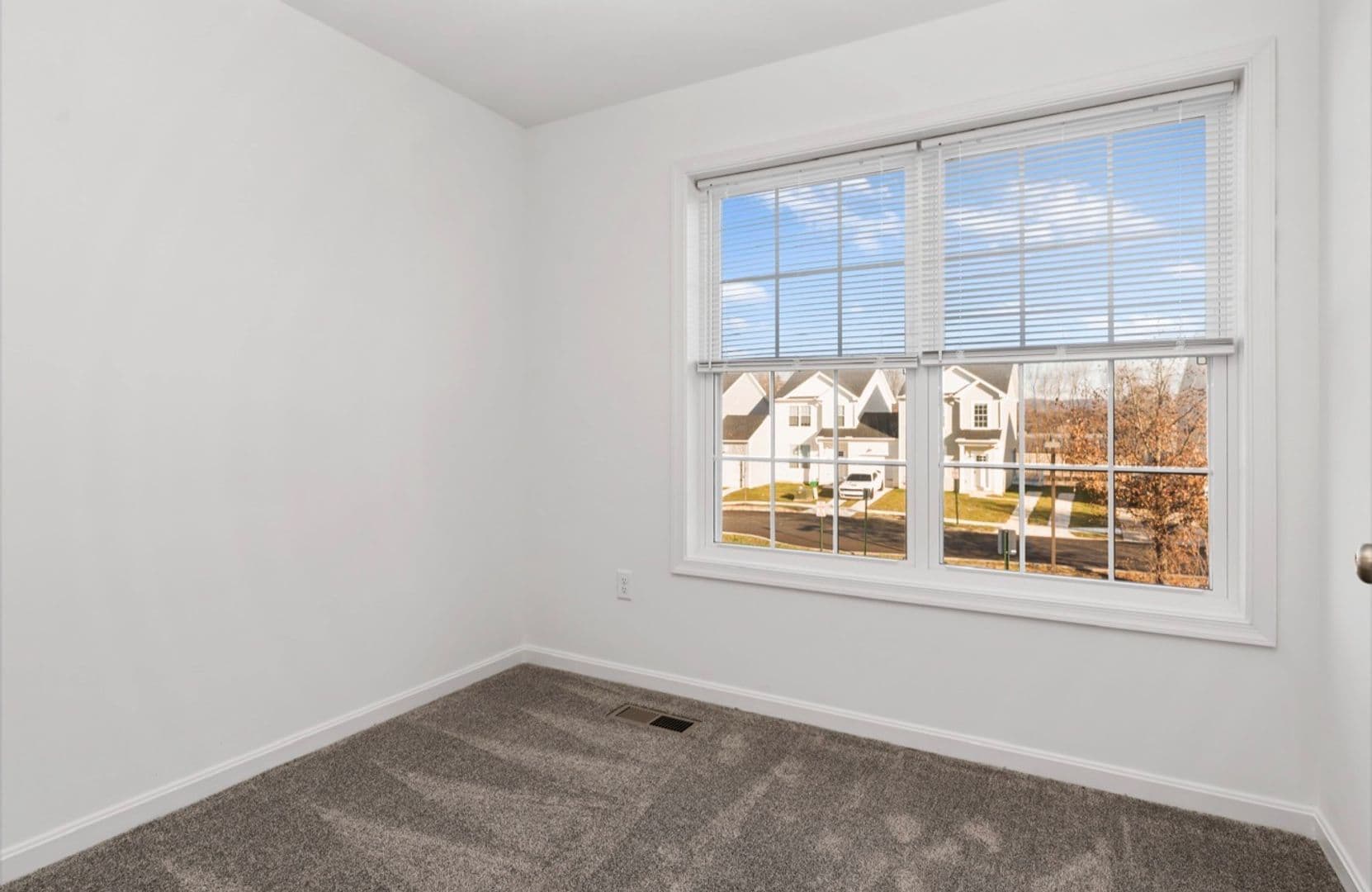 Carlisle House: 26 Parkview Dr