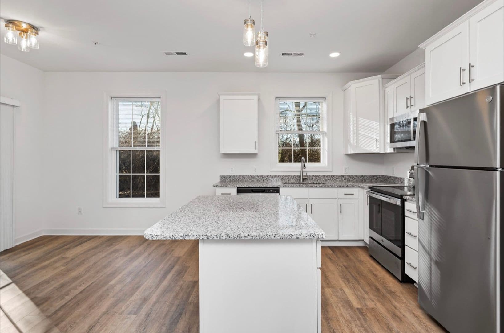 Carlisle House: 26 Parkview Dr
