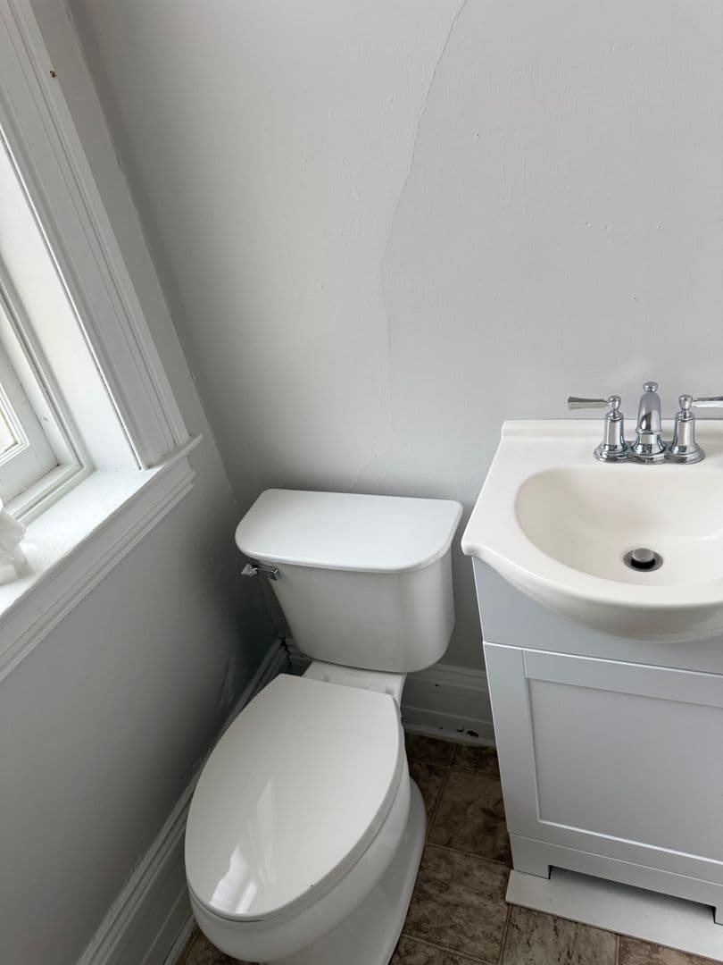 Carlisle Apartment: 148 W High St