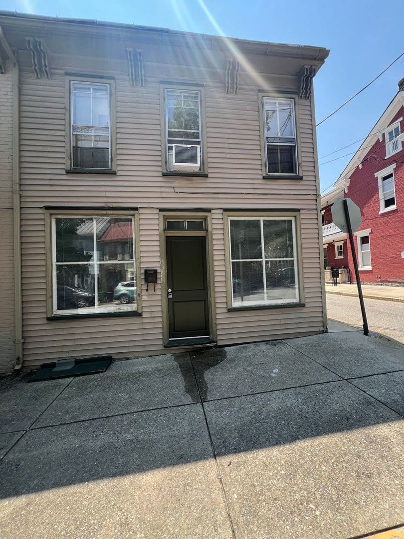 Carlisle Apartment: 132 W South Street