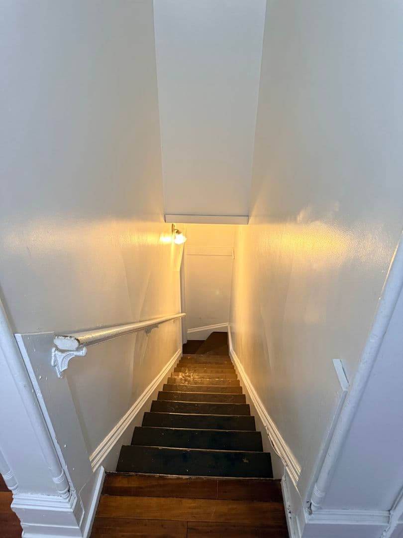 Carlisle Apartment: 148 W High St