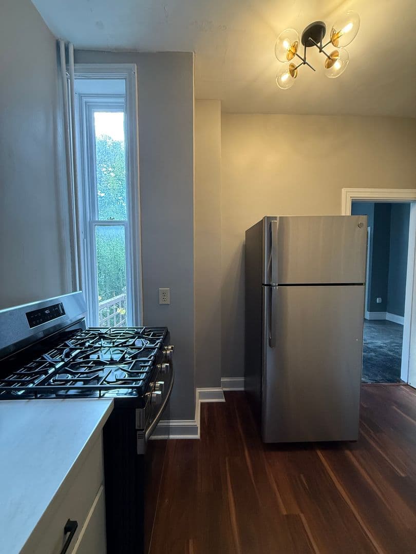Carlisle Apartment: 242 S Hanover St