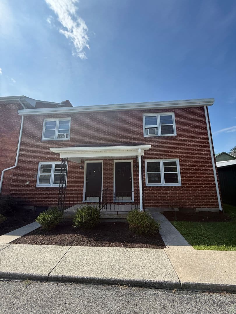 Carlisle Apartment: Cherry Reed Townhouses