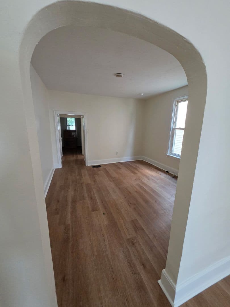 Carlisle Apartment: 345-347 W Penn St