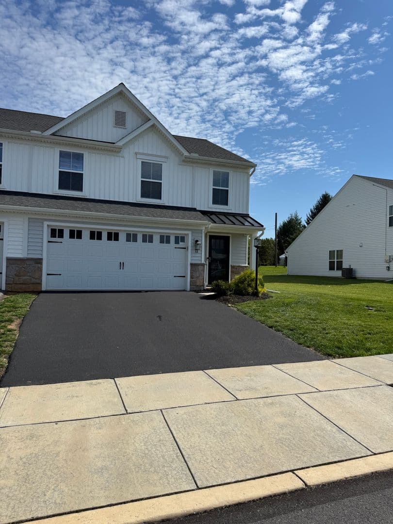 Carlisle Townhome: 11 Shillington Lane